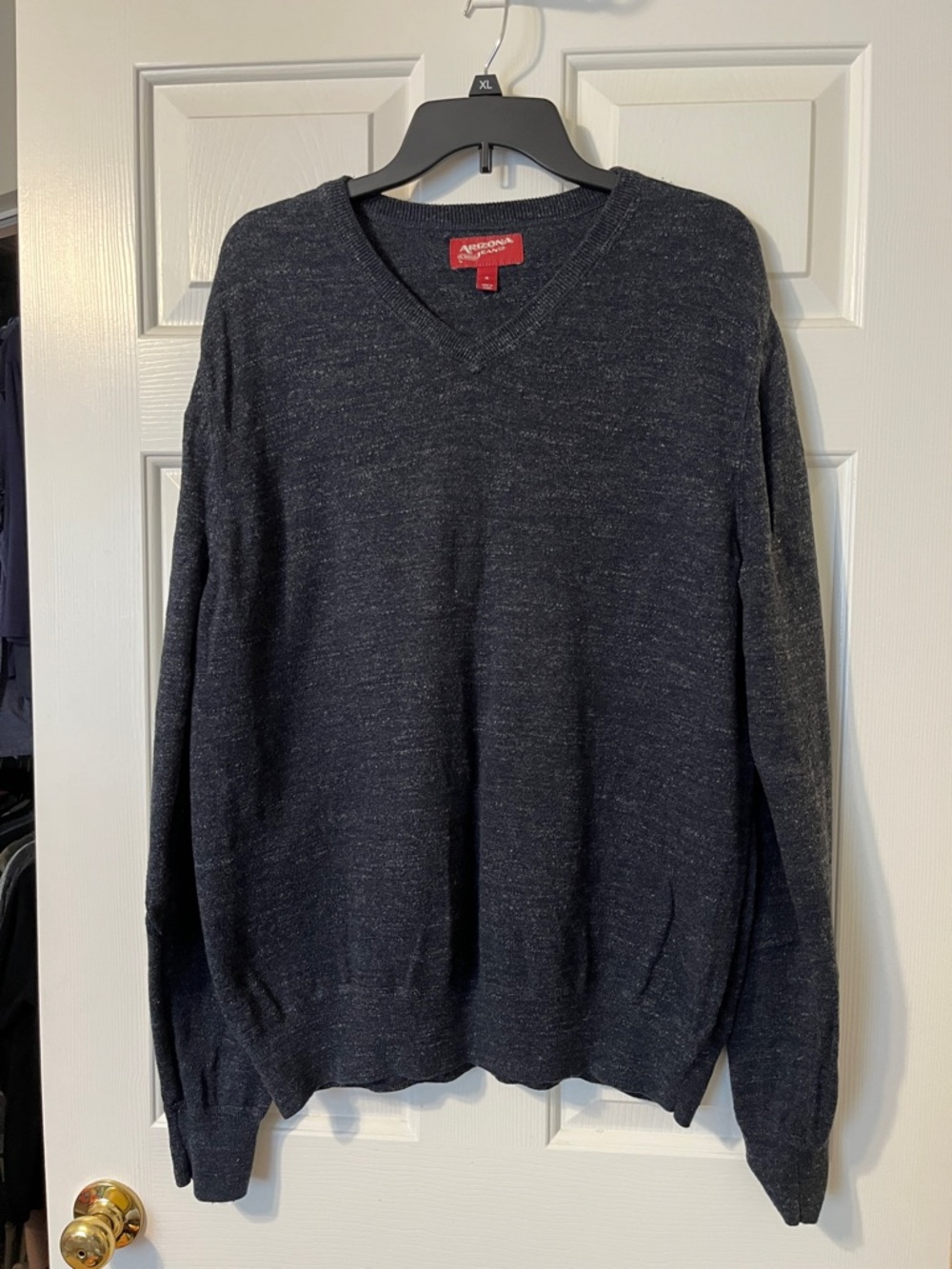 Arizona Jean Company Men's V-Neck Sweater in Heather Charcoal